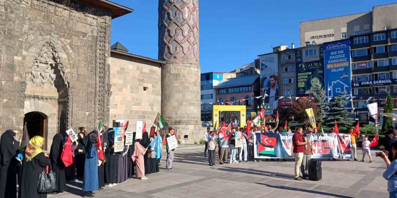 Hekim ve sağlıkçıların Erzurum’daki 93 haftalık sessiz yürüyüşü devam ediyor