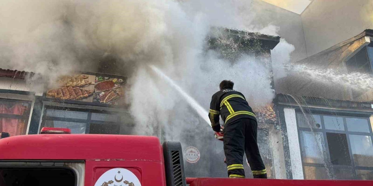 Tatvan’da çıkan yangın korkuttu