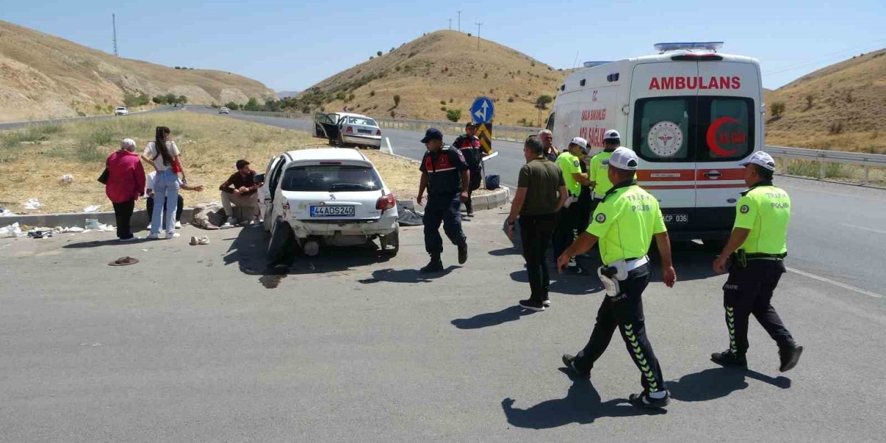 Malatya’da otomobiller çarpıştı: 1 kişi öldü