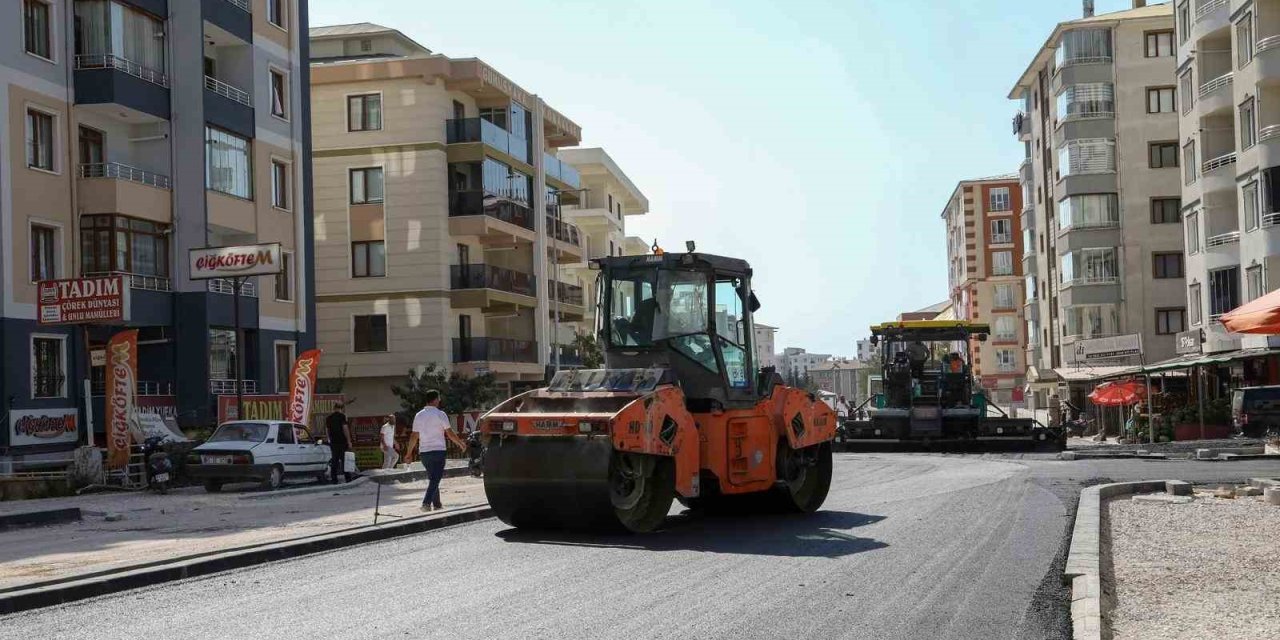 Van'da Terzioğlu Caddesi’nde asfalt serimi başladı