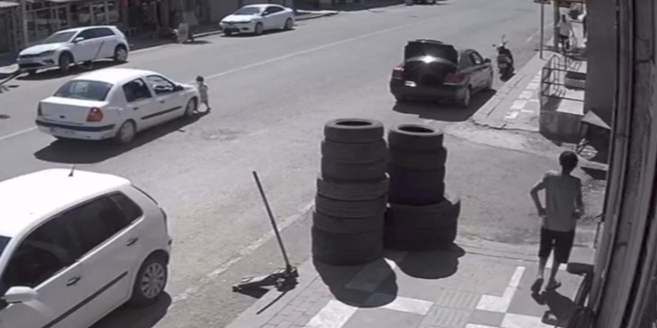 Şanlıurfa'da anne ve babasından kaçan çocuğa otomobil çarptı
