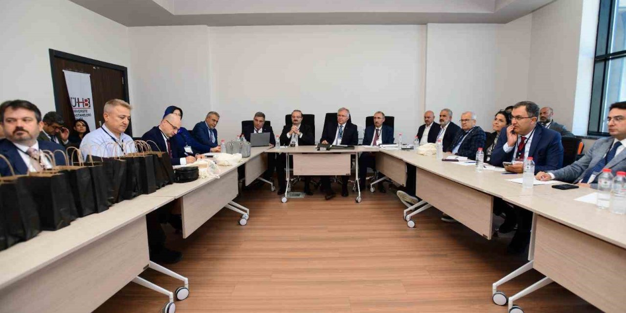 Atatürk Üniversitesi, üniversite hastanelerinin geleceğine yön veren çalıştayda