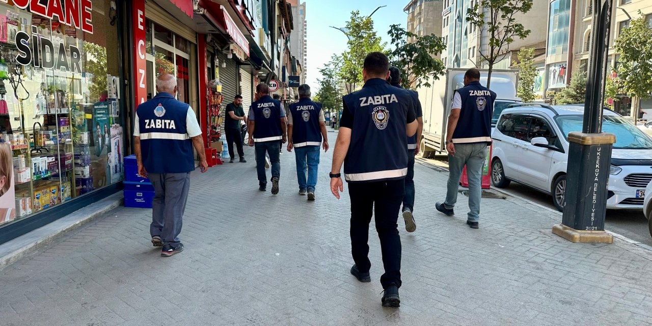Yüksekova’da kaldırım işgallerine karşı zabıta denetimi sıklaştı