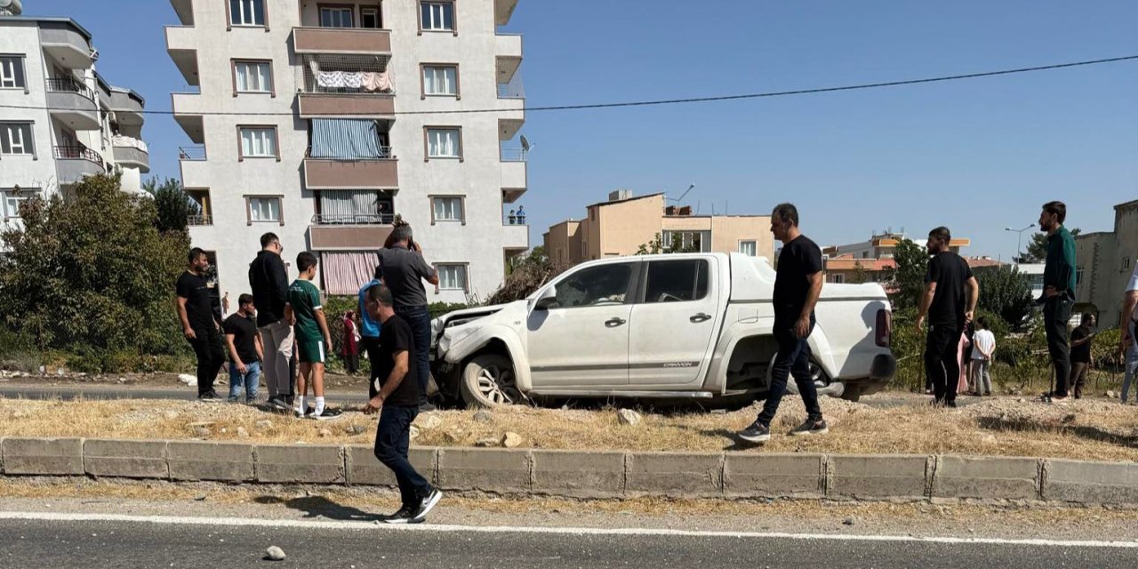 Siirt’te pikap aydınlatma direğine çarptı: 1 kişi yaralandı