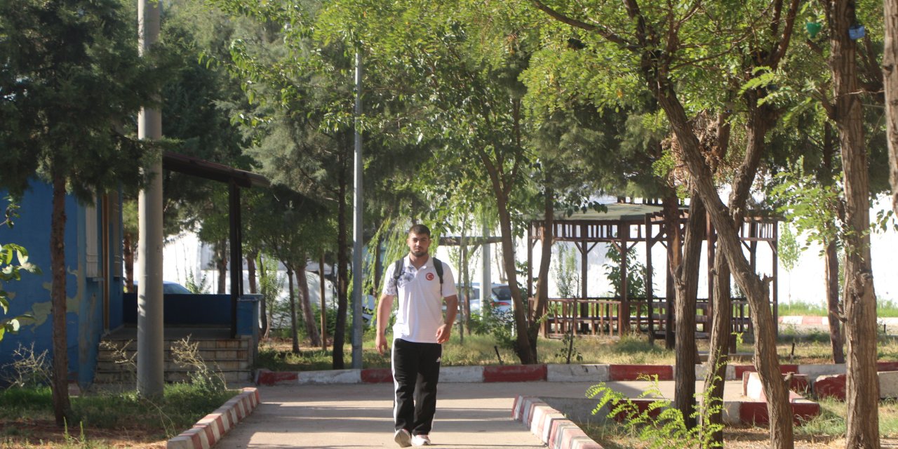 Şırnaklı Sefkan, 12 günde 1 Avrupa, 3 Türkiye rekoru kırdı