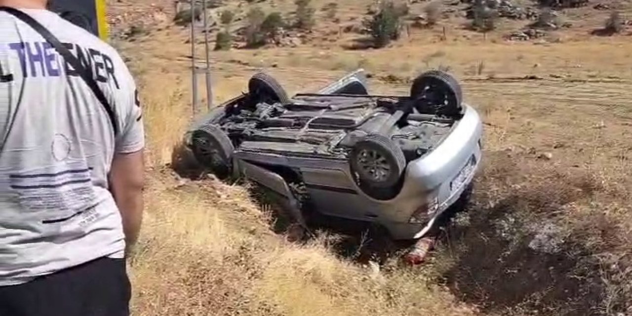 Adıyaman'da otomobil şarampole yuvarlandı: 2 yaralı