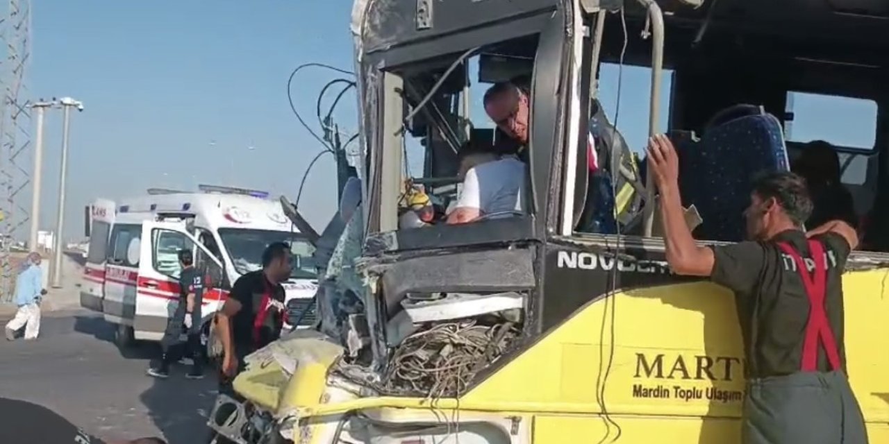 Mardin’de halk otobüsü ile tır çarpıştı: 1 ölü