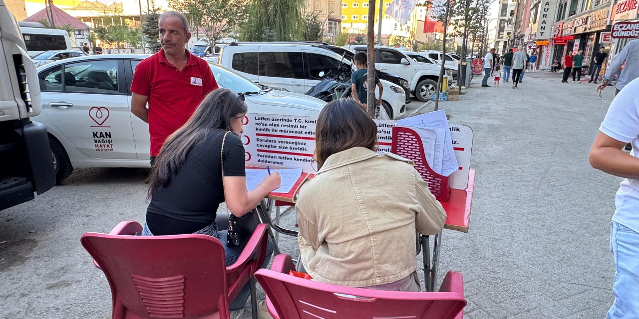 Kızılay Yüksekova’da kan bağışı kampanyası başlattı