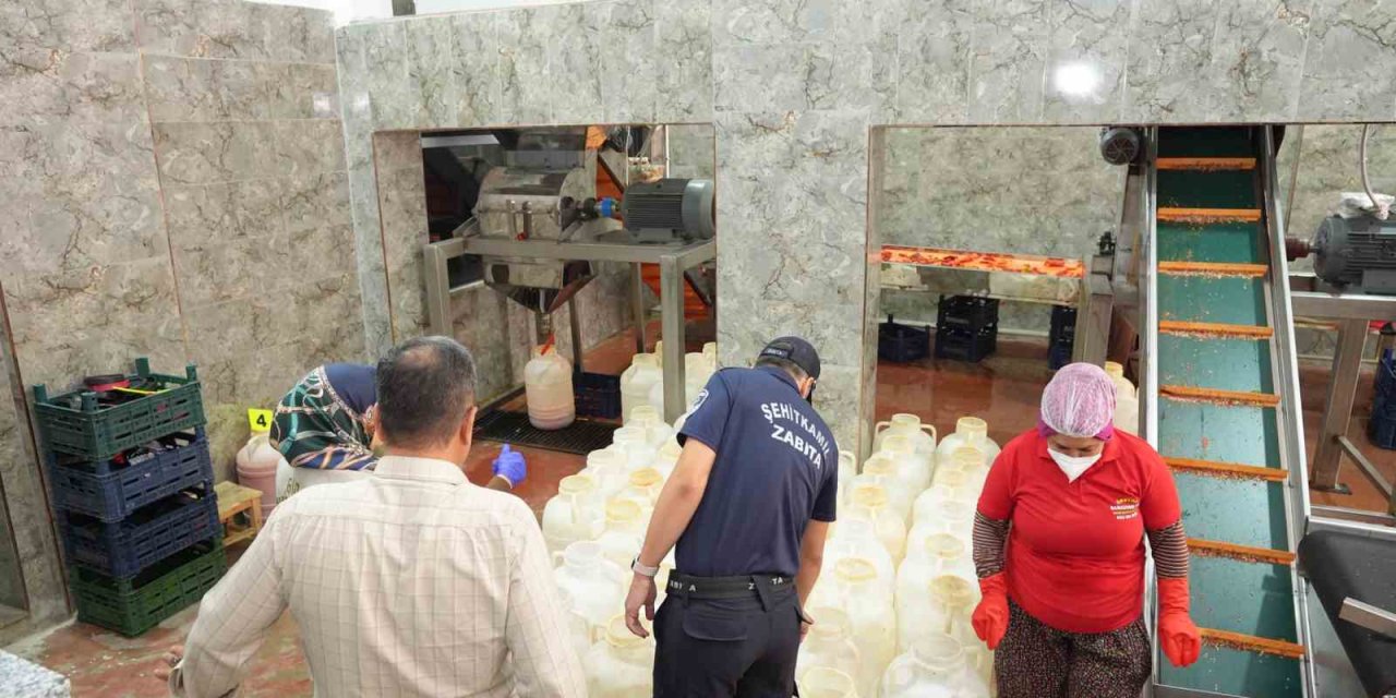 Şehitkamil’den salça denetimi yapıldı