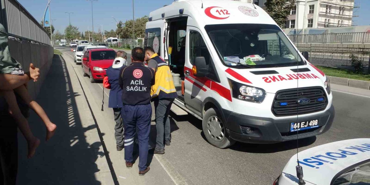 Yolu karıştırarak alt geçide giren yaşlı adama araç çarptı