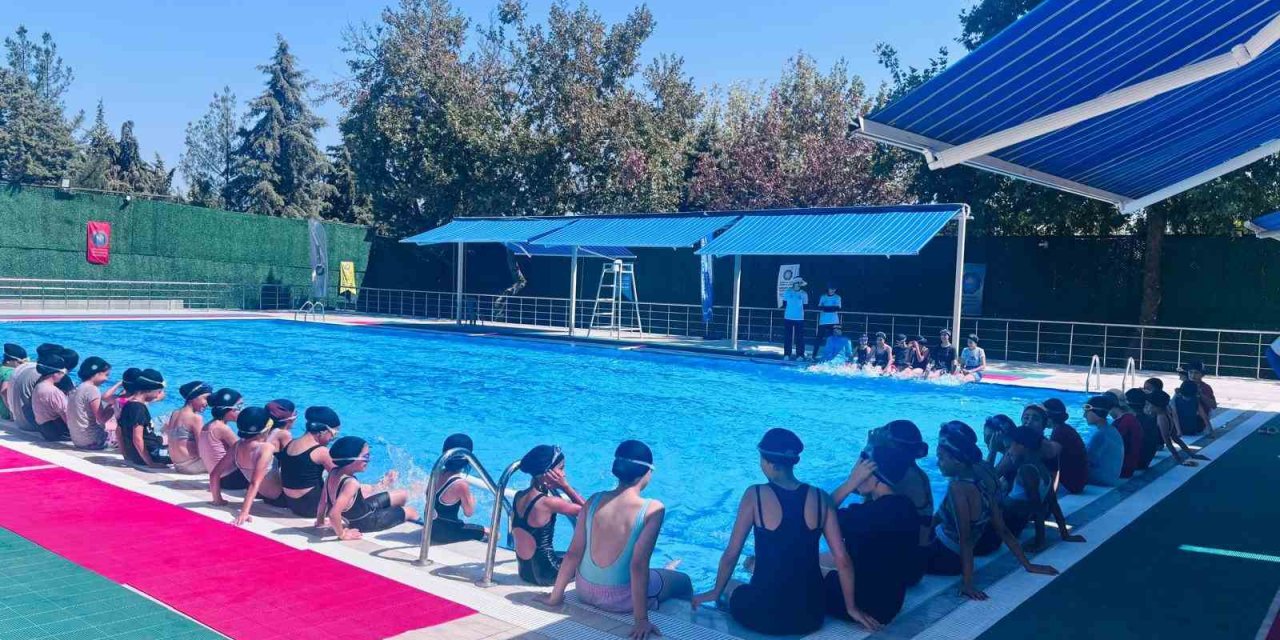 Diyarbakır'da çocuklara yüzme eğitimi verildi