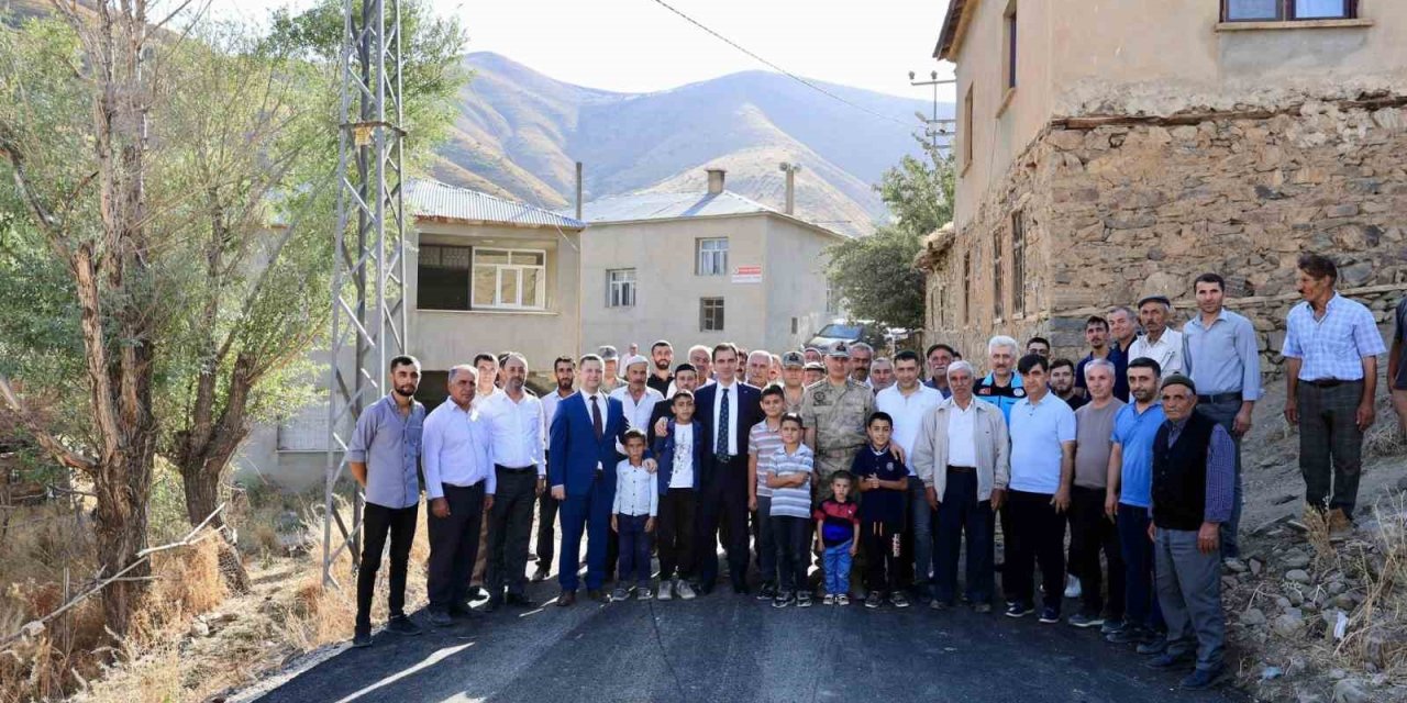 Vali Karakaya Tatvan’da incelemeler yaptı
