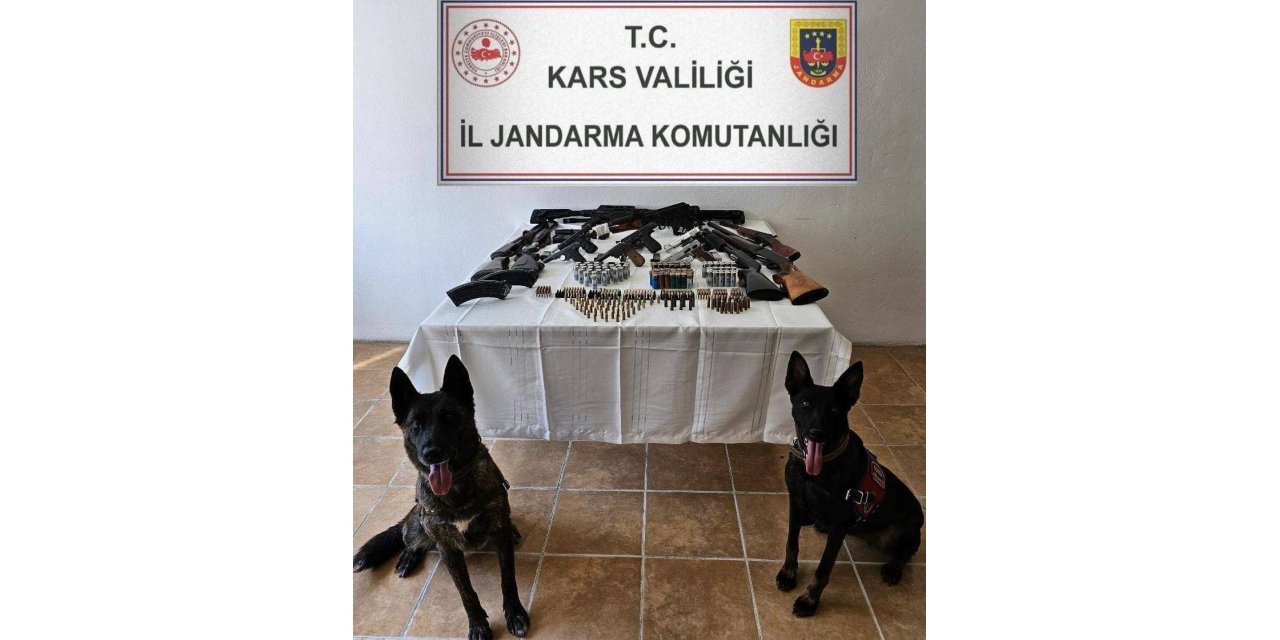 Kağızman’da çok sayıda silah ve mühimmat yakalandı