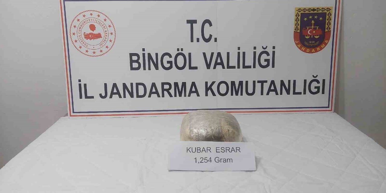 Bingöl’de 1 kilo esrar yakalandı