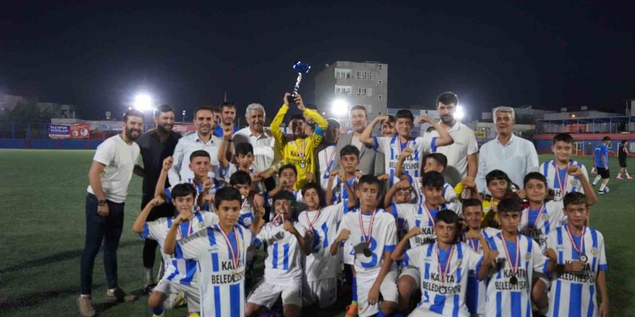 Kahta Belediyespor U-13 Takımı Adıyaman bölge şampiyonluğuna uzandı