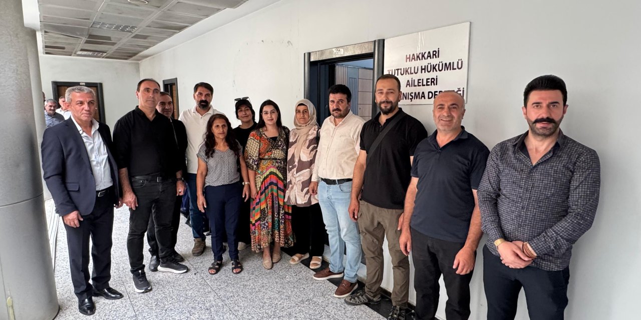 Tutuklu ve Hükümlü Aileleri ile Dayanışma Derneği Yüksekova’da açıldı