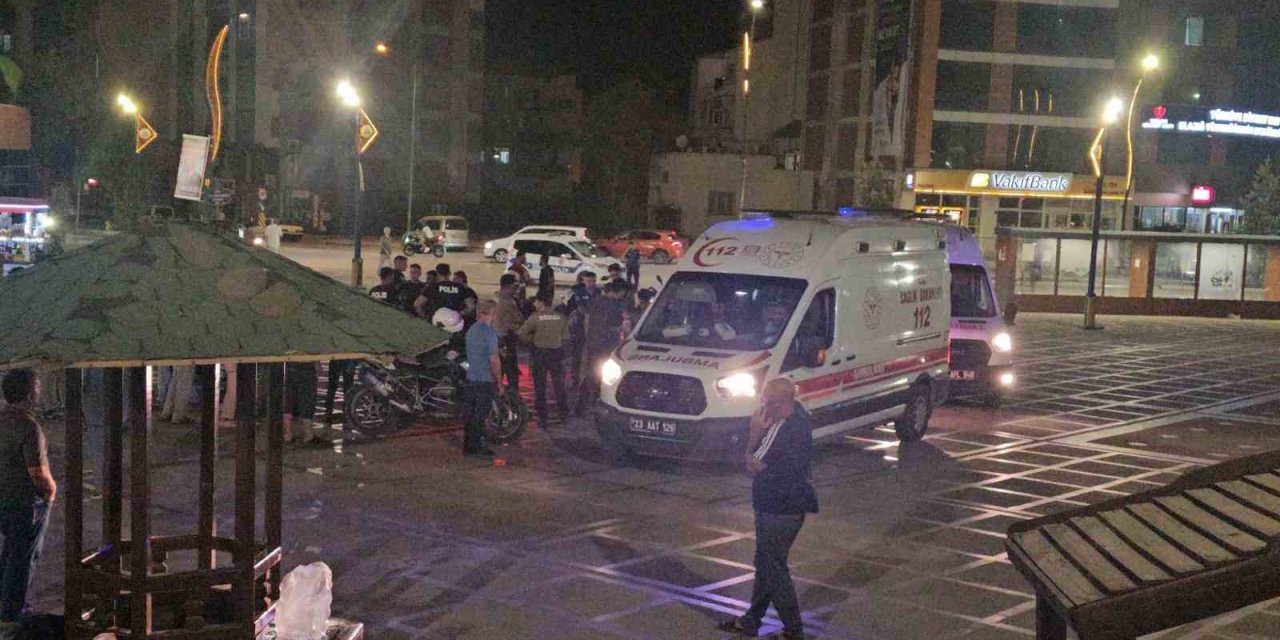 Elazığ’da bıçaklı kavga: 2 kişi yaralandı