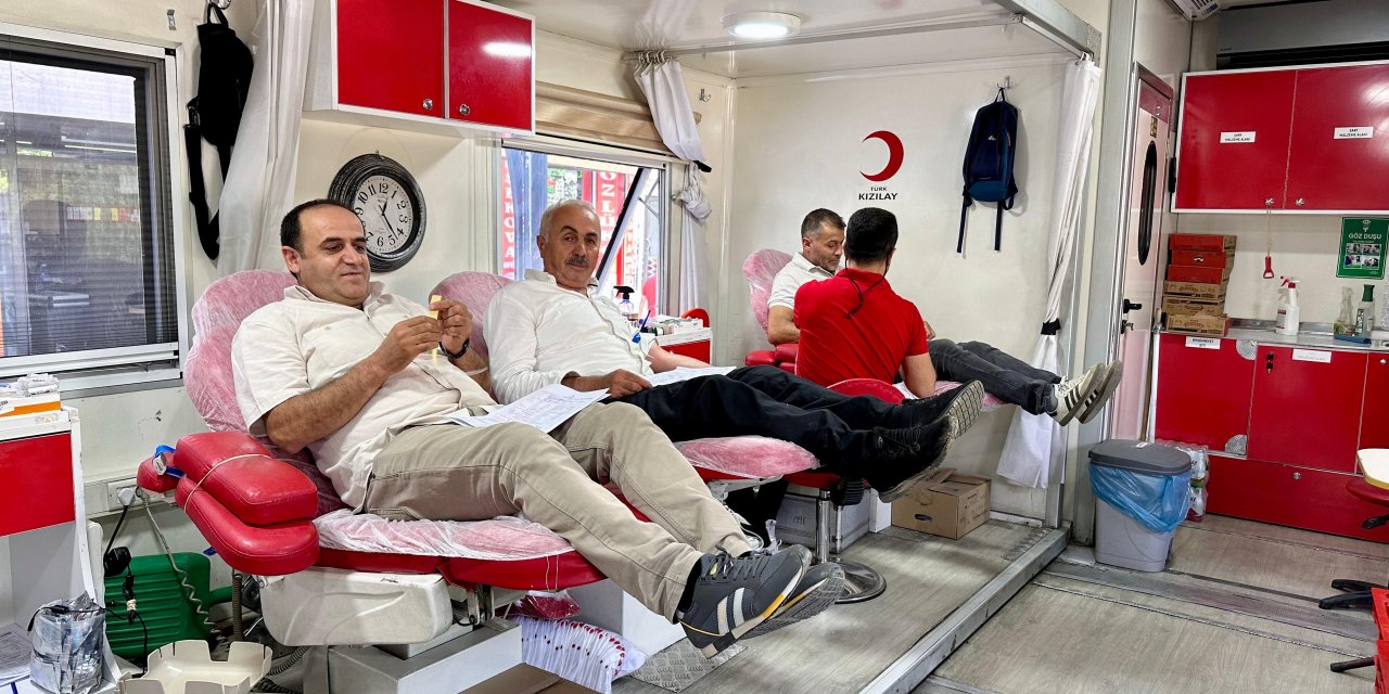 Kızılay’ın Yüksekova’daki kan bağışı çalışmaları sürüyor