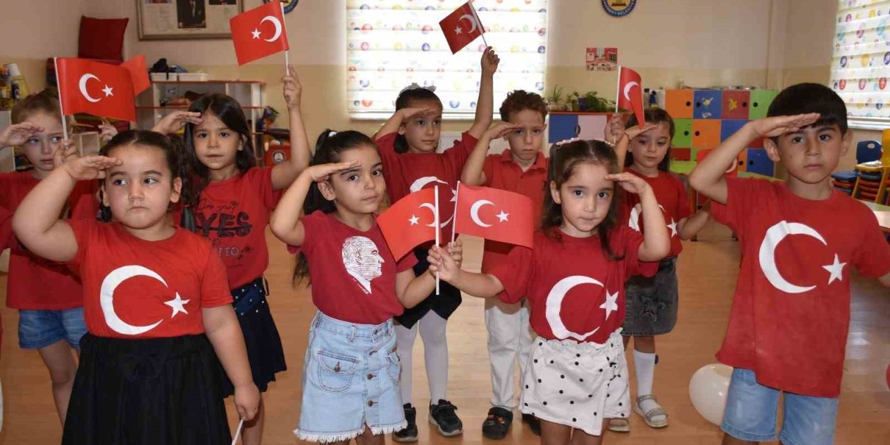 Minik öğrenciler 30 Ağustos Zafer Bayramı’nı kutladı