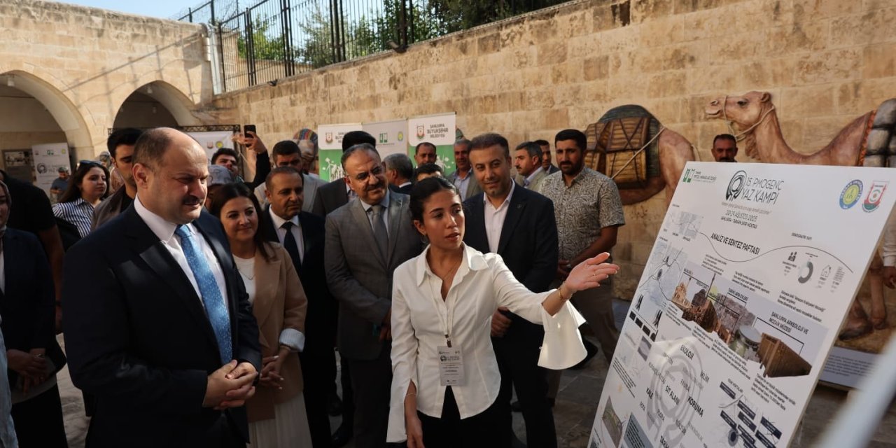 Kasım Gülpınar’dan geleceğin mimarlarına destek