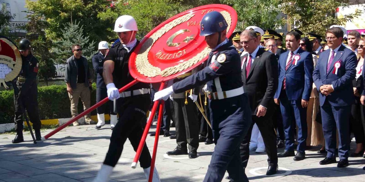 Van’da 30 Ağustos Zafer Bayramı kutlandı