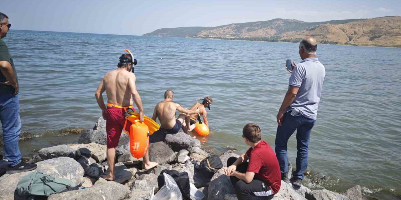 30 Ağustos’ta 6 kilometre yüzdüler