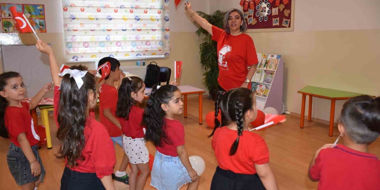 Şahinbey Belediyesi'ne bağlı öğrenciler 30 Ağustos Zafer Bayramı’nı kutladı