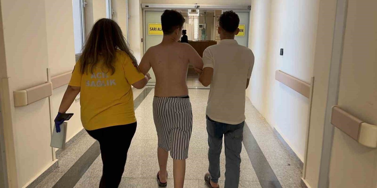 Adıyaman'da bir çocuk havuzda ayağı kayarak yaralandı