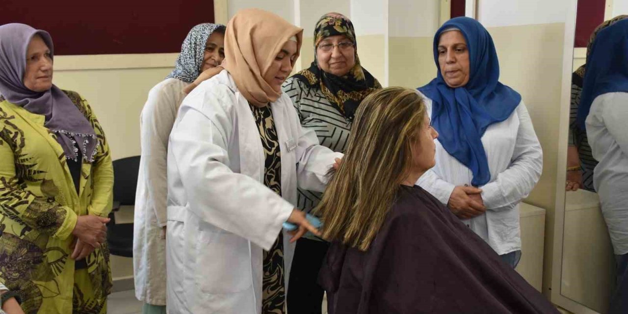 Kadınlar Şahinbey Belediyesi'ne bağlı Binevler Sosyal Tesisi’nde meslek öğreniyor