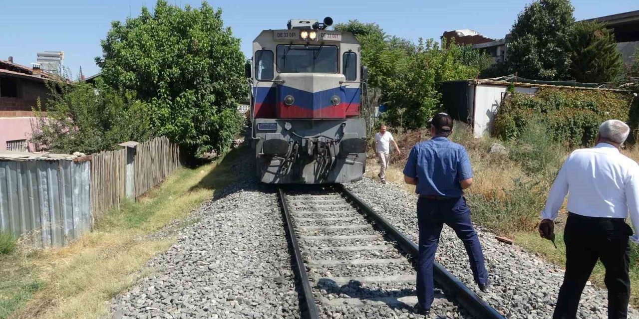 Malatya’da yük treni yayaya çarptı: 1 kişi ağır yaralandı