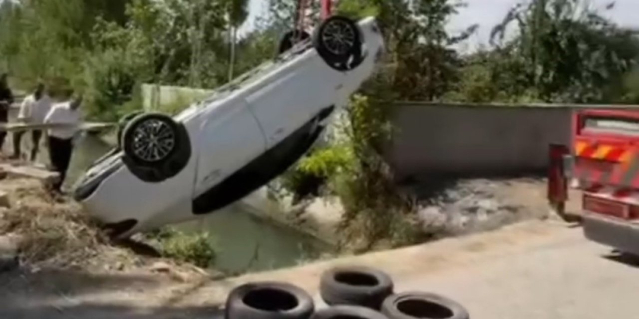 Erciş’te otomobil su kanalına uçtu: 3 yaralı