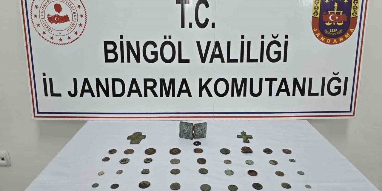 Bingöl’de jandarma ekipleri tarihi eser objeler yakaladı