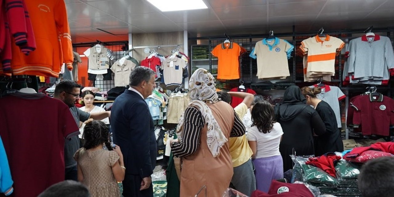 Şırnak'ta AZİMER Vakfı’ndan 500 çocuğa eğitim yardımı