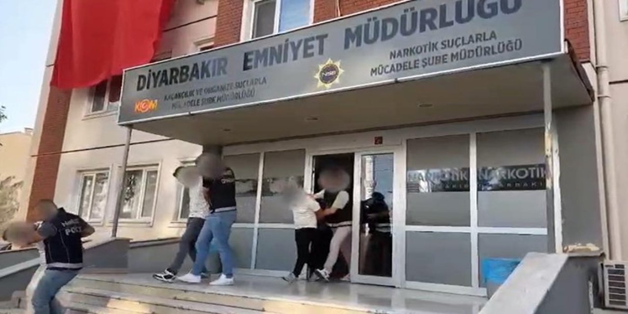 Diyarbakır’da uyuşturucu operasyonunda 34 bin adet hap, 2 kilo kokain ele geçirildi