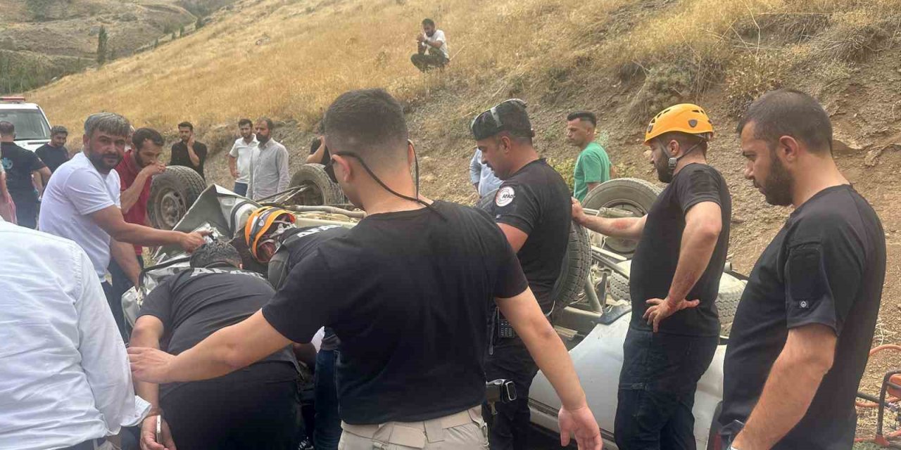 Hakkari Otluca'da trafik kazası: 2 ölü
