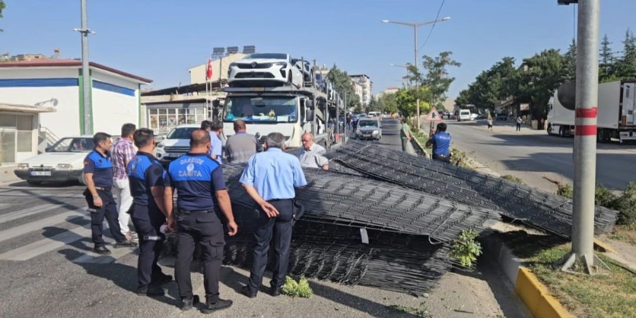 Malatya’da kontrolden çıkarak karşı şeride geçen araç panik yarattı