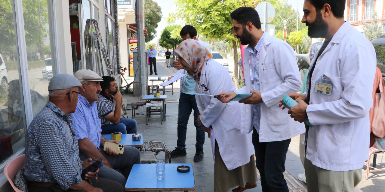 Van'da mobil 'Sigara Bırakma Timleri' sahaya çıktı