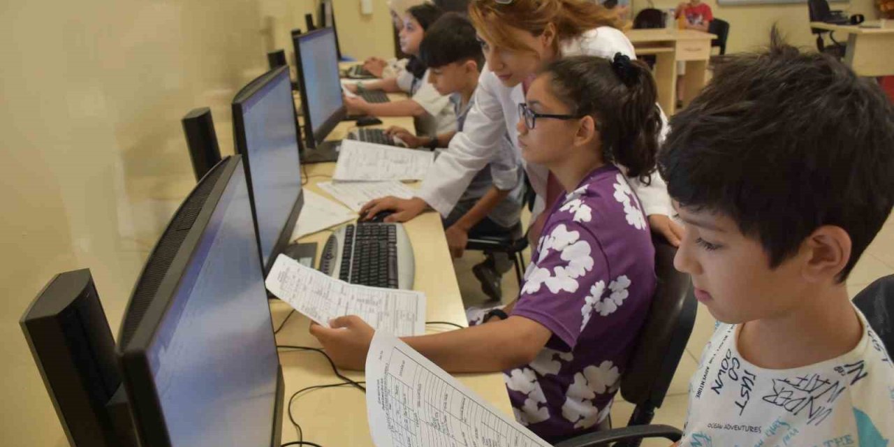 Şahinbey Belediyesi bünyesinde açılan Bilgisayar kurslarıyla hem çocuklara hem yetişkinlere destek