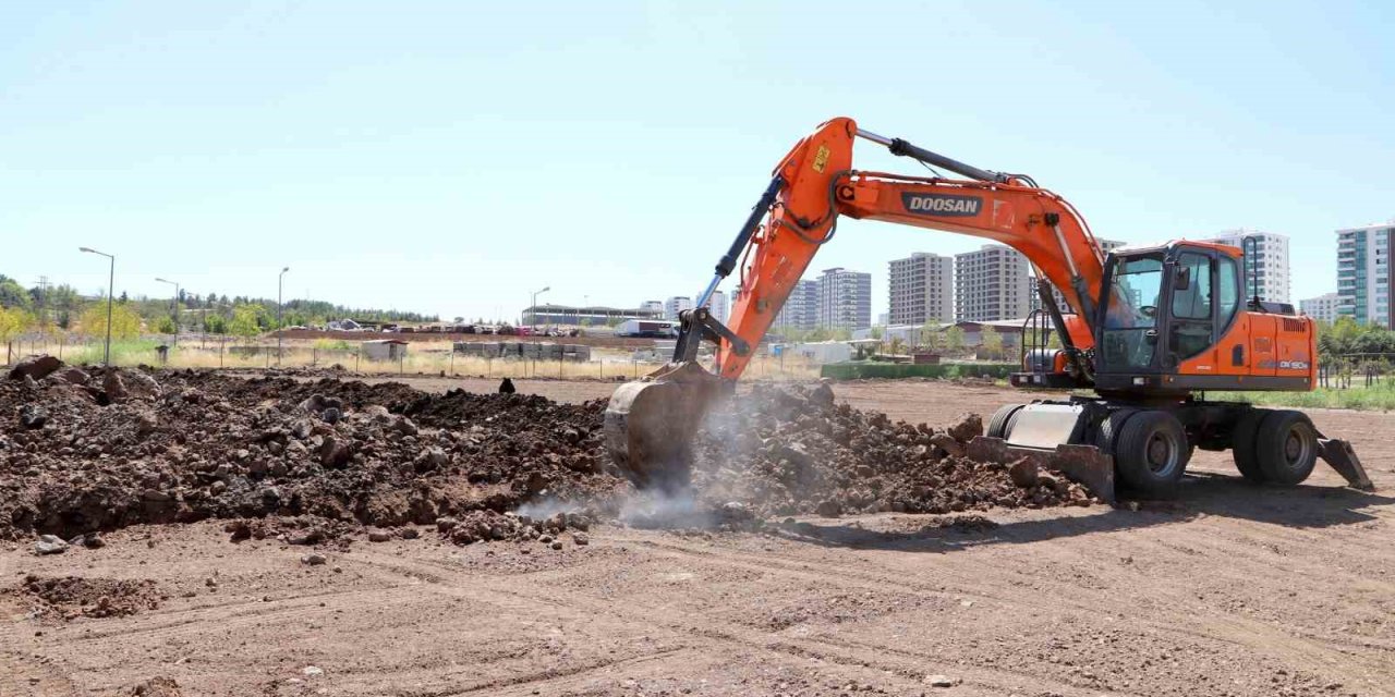 Tıbbi ve aromatik bahçede çalışmalar hız kazandı