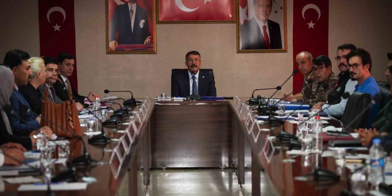 Hakkâri’de kadına şiddete karşı mücadele toplantısı