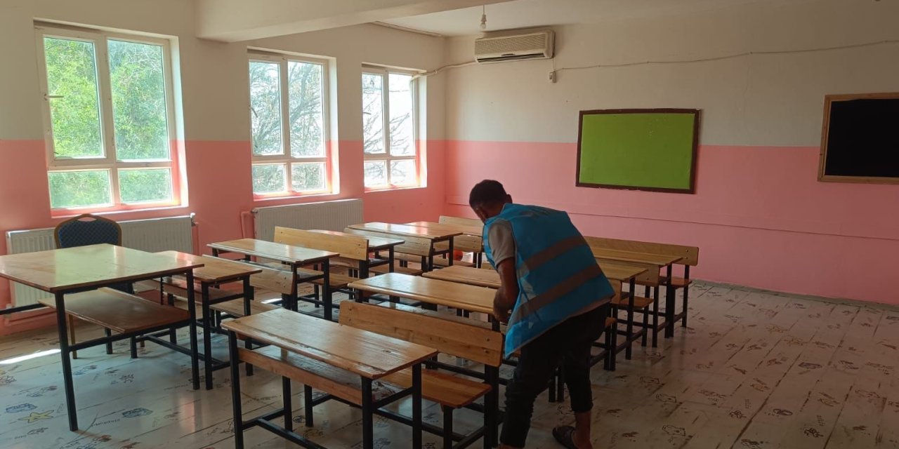 Şanlıurfa'da hükümlüler okulları yeni döneme hazırladı