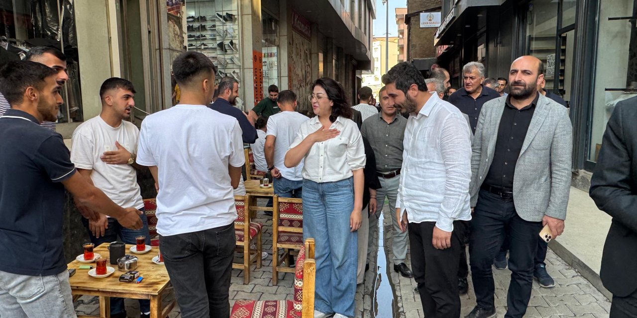 Bartın ve Düşünmez, Yüksekova’da esnafla buluştu