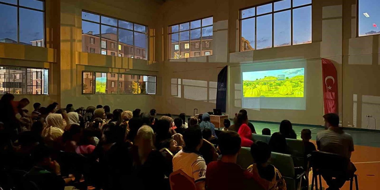 Patnos’ta sinema etkinliğine ilgi