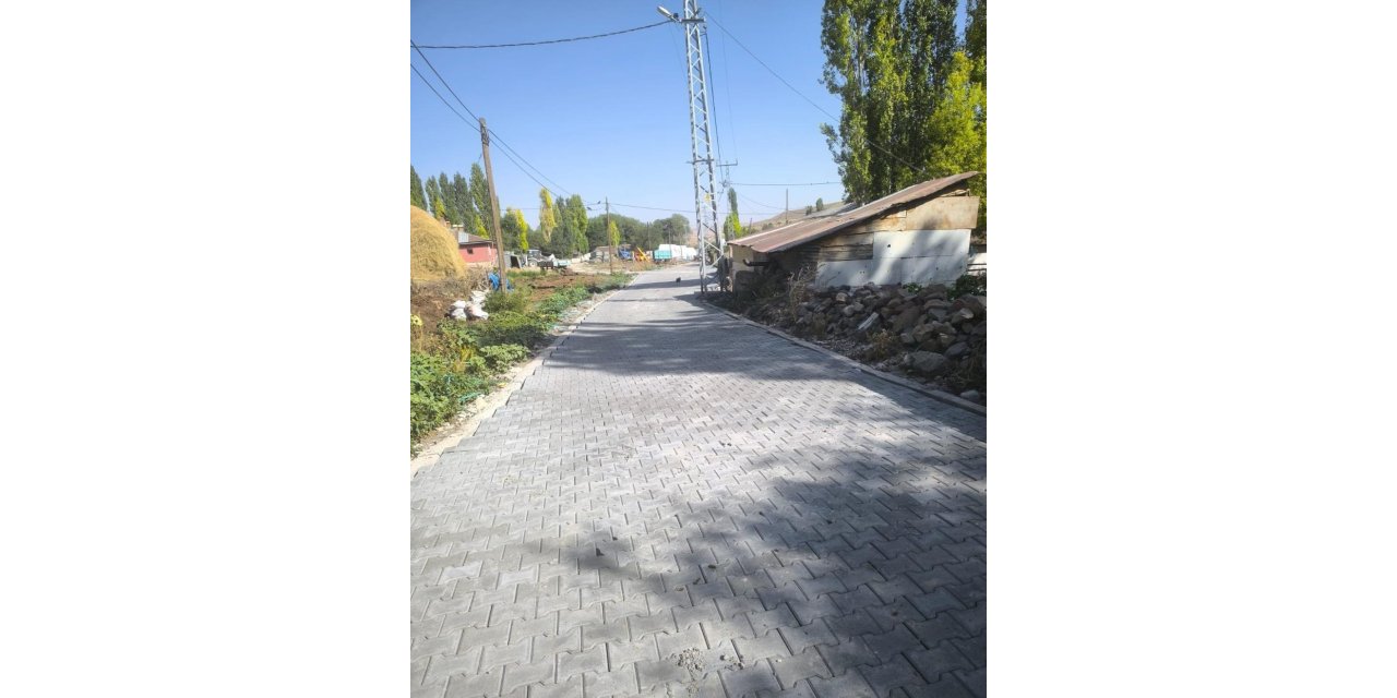 Kars’ta kış öncesi köy yolları yapım çalışmaları sürüyor