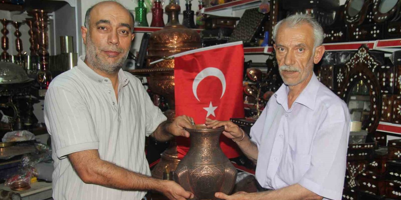 Gaziantep'te bakırcı kardeşler mesleği öğrenmek isteyen çırakları bekliyor