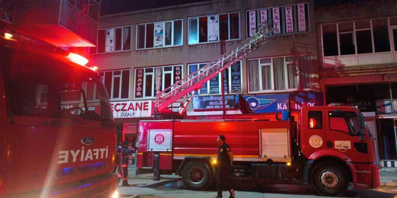 Özalp’ta pasajda yangın