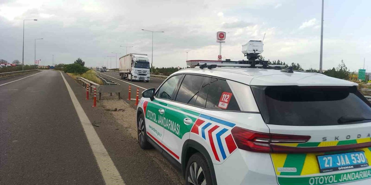 Otoyolda kural ihlali yapan 2 bin 46 araca ceza