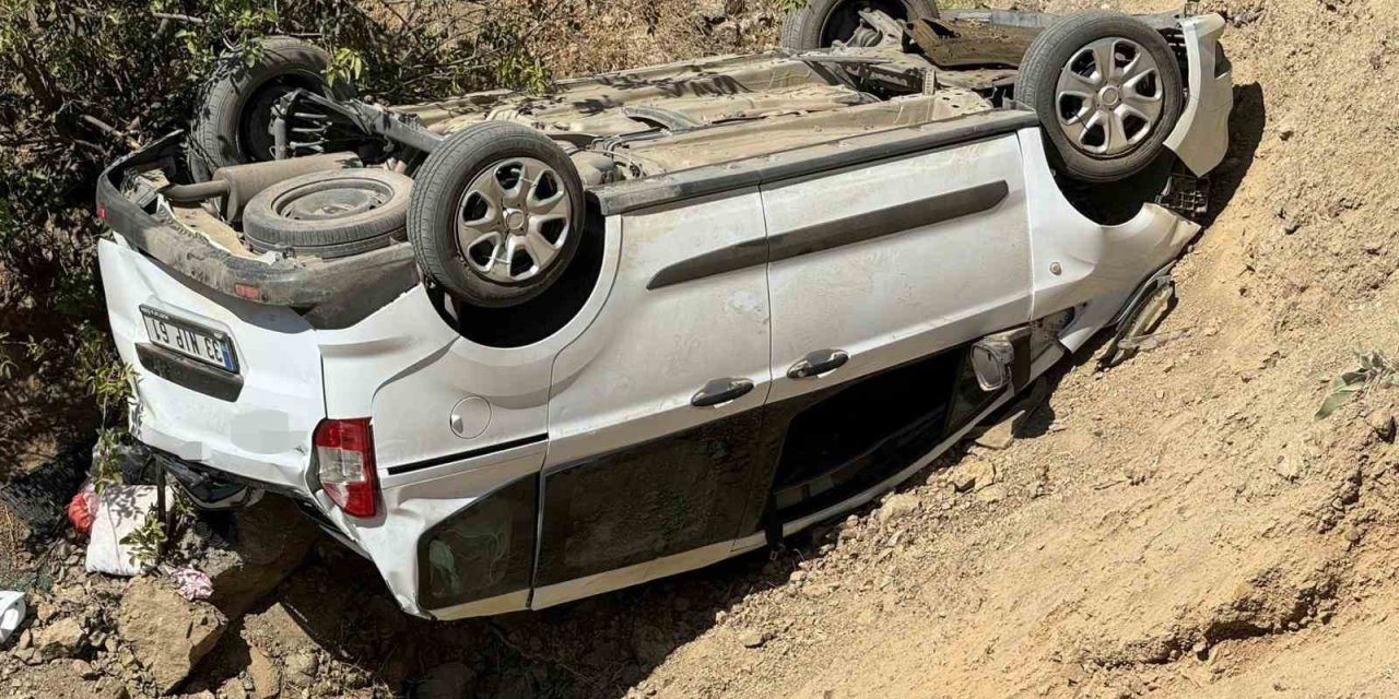 Adıyaman'da hafif ticari araç uçuruma yuvarlandı: 1 ölü, 4 yaralı