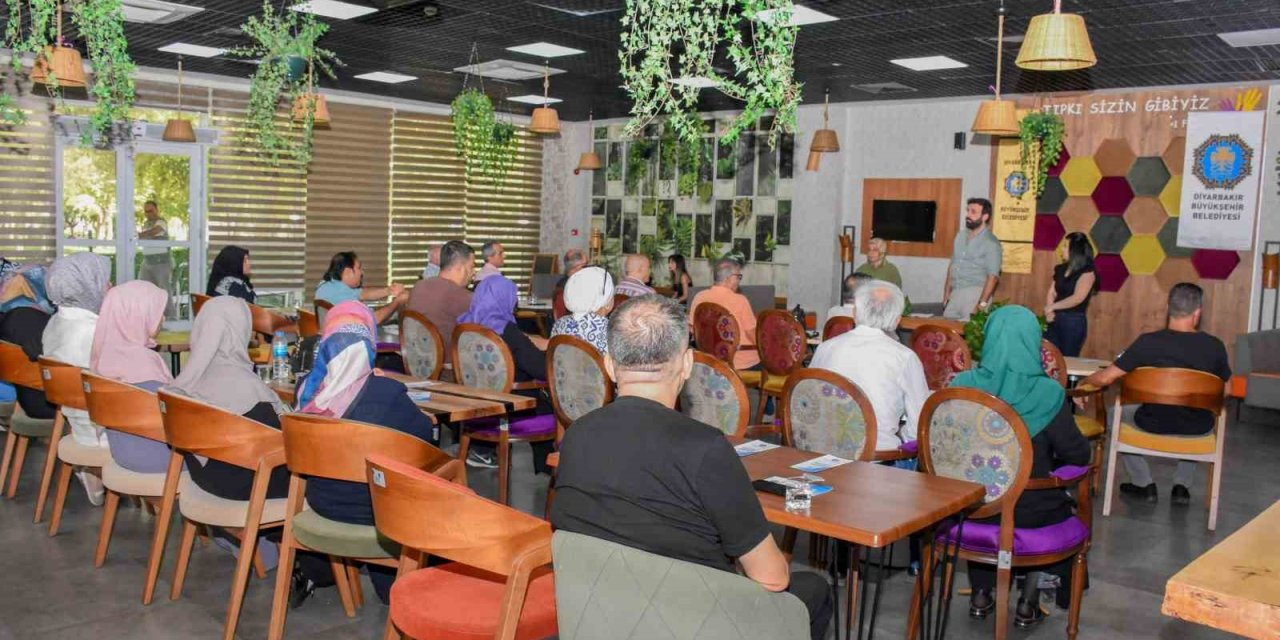 Diyarbakır’da engellilerin ailelerine yönelik hak temelli seminer