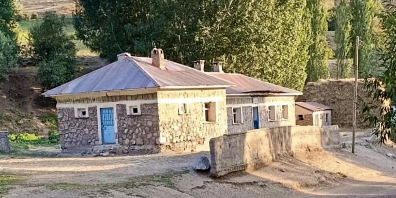 Yüksekova Kazan Köyü mevcut okulun faaliyete geçmesini istiyor